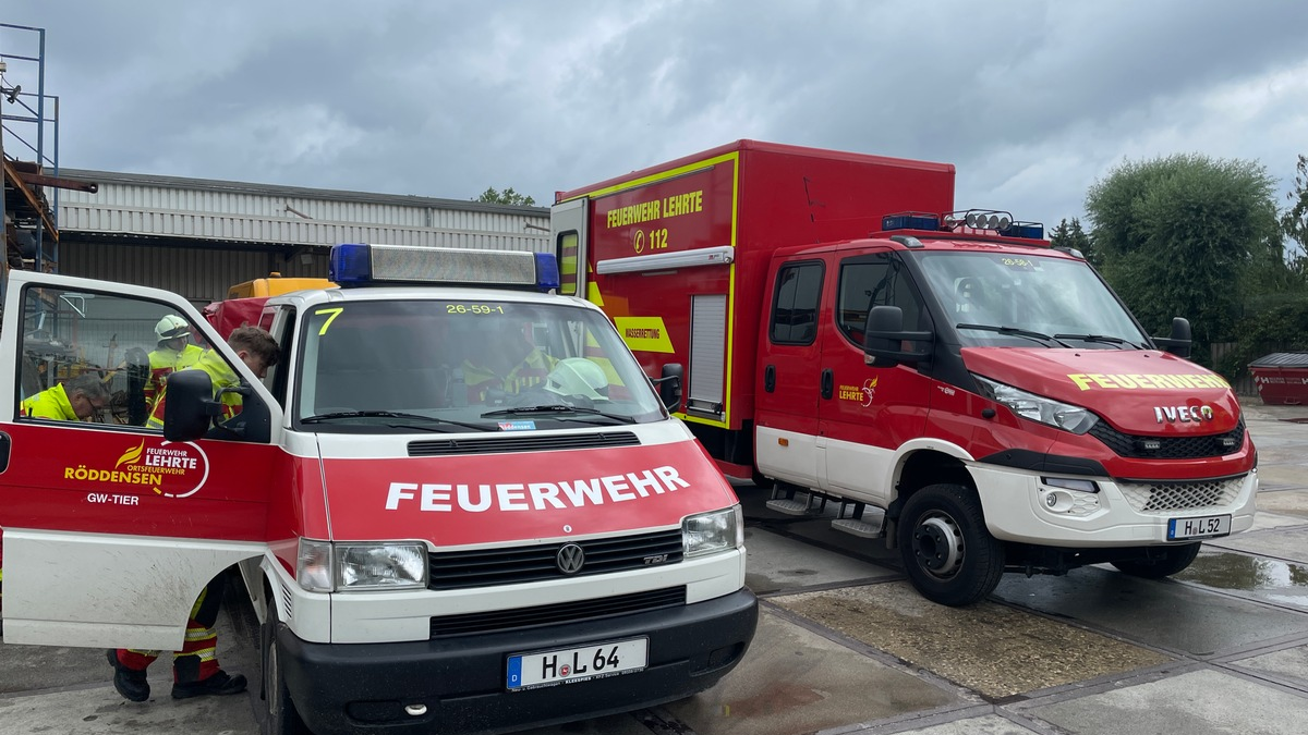 FW Lehrte: Storch lehnt Rettung ab - Foto: presseportal.de
