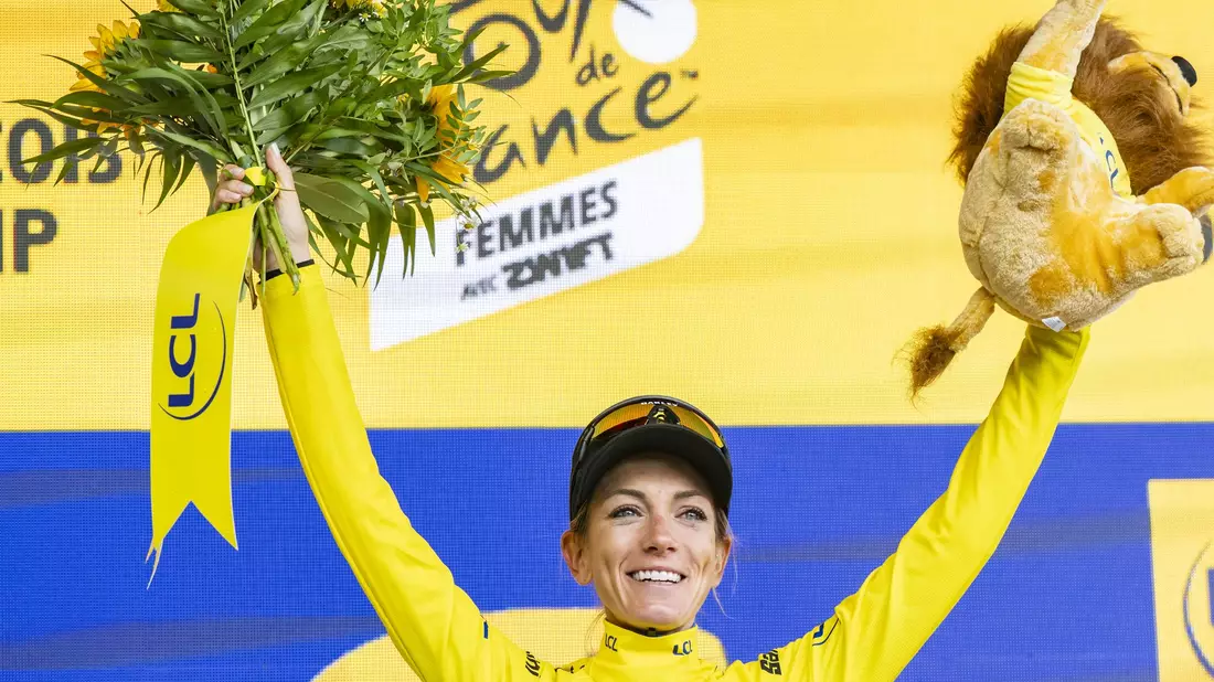 Pauline Ferrand-Prevot sicherte sich den Tour-Gesamtsieg. - Bild: Jean-Christophe Bott/KEYSTONE/dpa