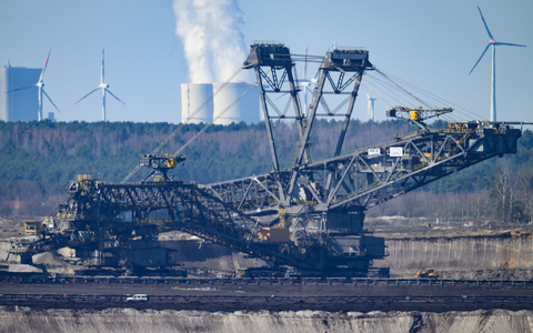 Gaskraftwerke sollen vielerorts Kohlemeiler ersetzen - auch in Ostdeutschland, wie Wirtschaftsministerin Reiche betont. (Archivbild) - Foto: Robert Michael/dpa