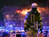 Wegen des Terroranschlags auf eine Konzerthalle in Moskau stehen vier mutmaßliche Hauptattentäter und viele Komplizen vor Gericht. (Archivbild) - Foto: Dmitry Serebryakov/AP