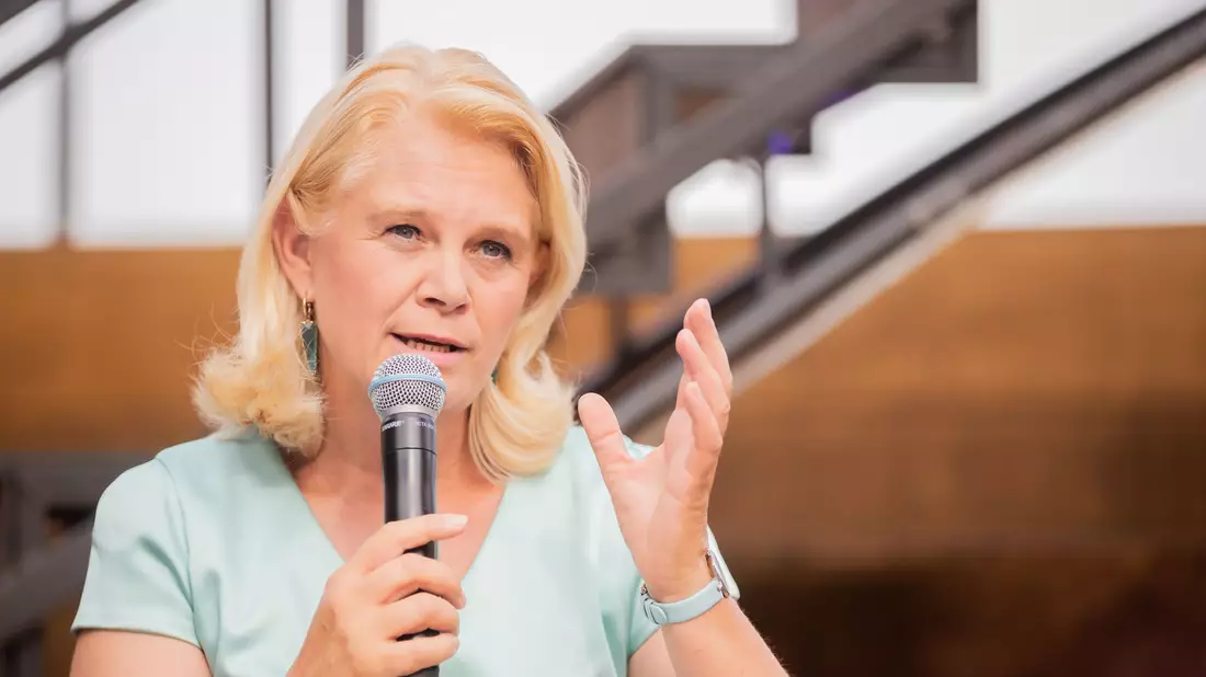 Die CDU-Bundestagsabgeordnete Saskia Ludwig hat an einer Veranstaltung einer rechten Denkfabrik in Ungarn teilgenommen. (Archivbild) - Bild: Christoph Soeder/dpa