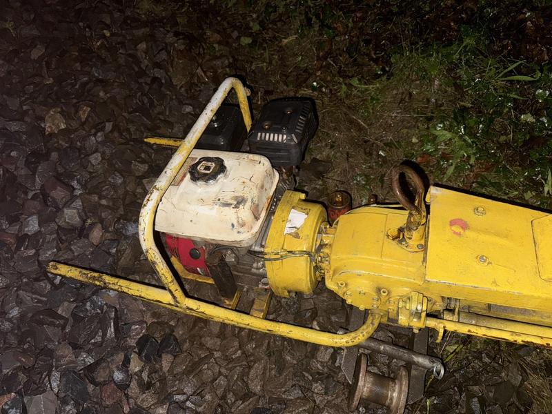 POL-SE: Bad Bramstedt - Gefährlicher Eingriff in den Bahnverkehr durch Gegenstand auf AKN-Gleisen - Polizei sucht Zeugen - Foto: presseportal.de