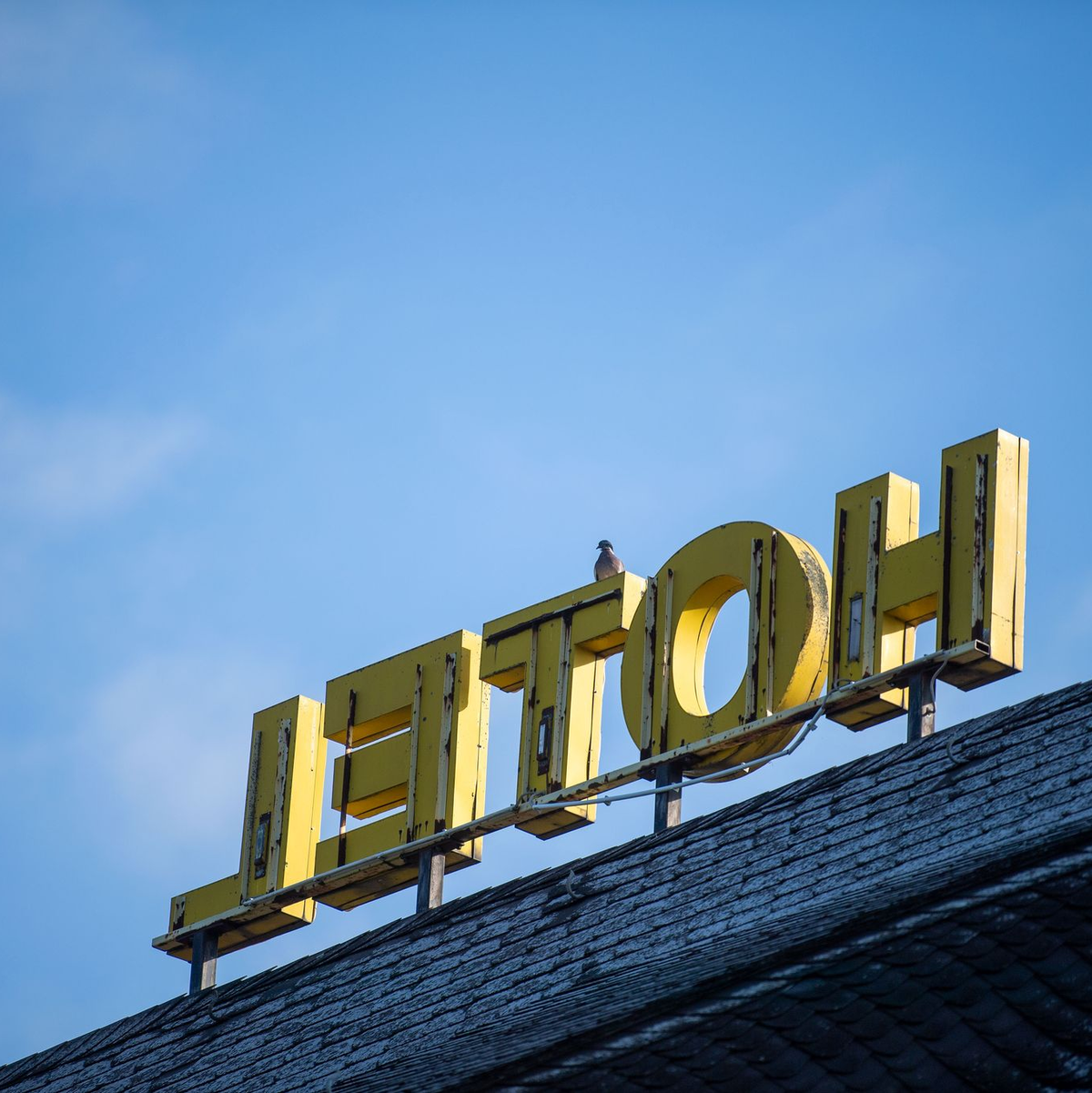 Die Zusammenarbeit mit Booking.com ist für viele Hotels alternativlos. (Symbolbild) - Foto: Lino Mirgeler/dpa