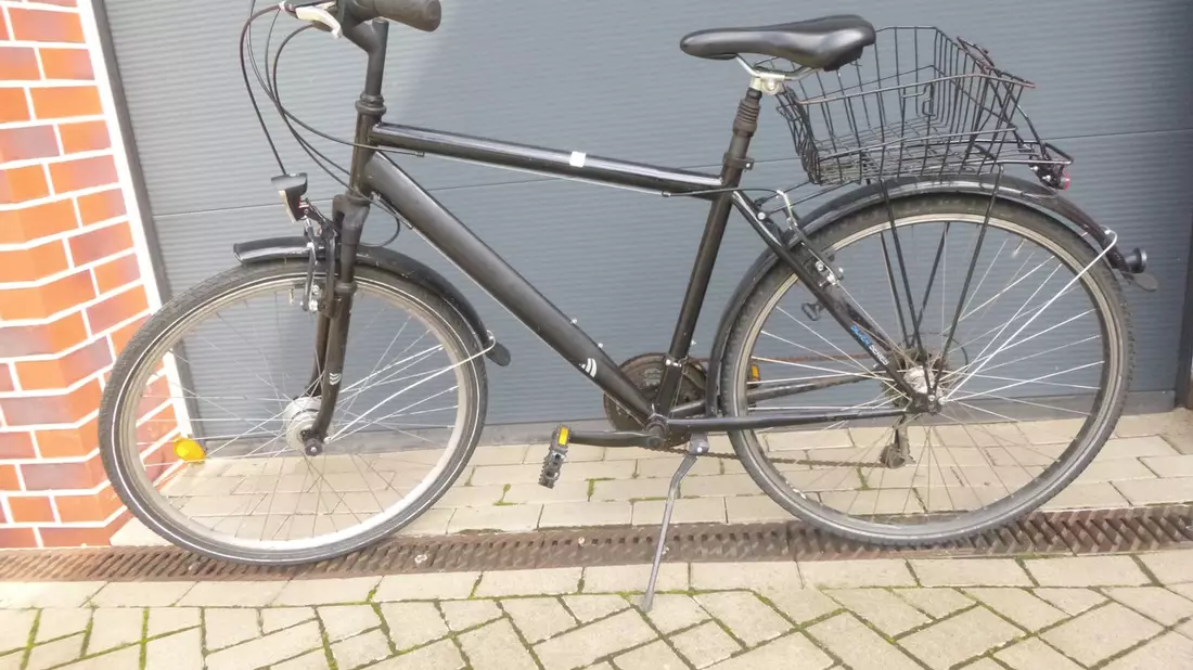 POL-LG: ++ Betrunkener Mann entwendet E-Scooter - Alarmanlage löst aus ++ Erkennt jemand das Fahrrad? ++ PKW brennt - Ermittlungen laufen ++ Mann fährt auf Verkehrsinsel und flüchtet ++ - Bild: presseportal.de