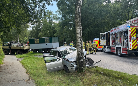 FW-SE: Schwerer Verkehrsunfall mit LKW und zwei PKW auf der B206 Höhe Bad Bramstedt - Foto: presseportal.de FW-SE: Schwerer Verkehrsunfall mit LKW und zwei PKW auf der B206 Höhe Bad Bramstedt - Foto: presseportal.de