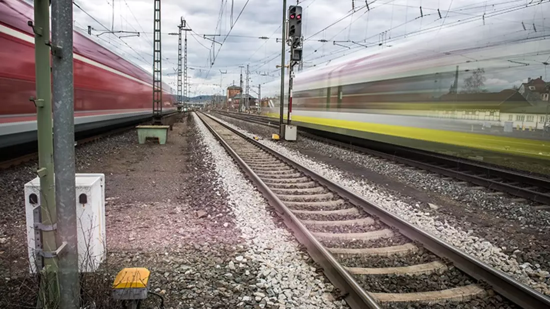 BPOL-HB: 87-Jähriger am Bahngleis: Schnellbremsung vom Lokführer, Bundespolizei warnt: Lebensgefahr! - Bild: presseportal.de