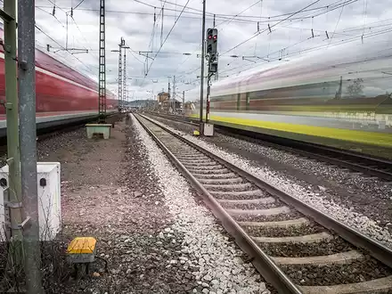 BPOL-HB: 87-Jähriger am Bahngleis: Schnellbremsung vom Lokführer, Bundespolizei warnt: Lebensgefahr! - Foto: presseportal.de