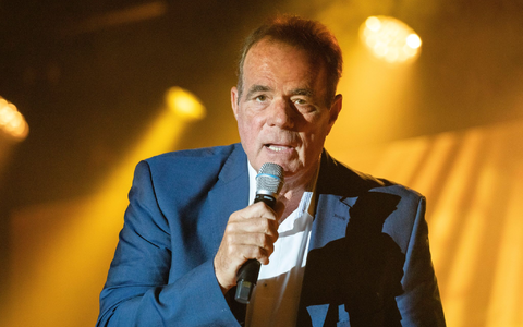 Sänger Hein Simons, vielen besser bekannt als «Heintje», bangt um sein Gehör. - Foto: Matthias Wehnert/dpa Sänger Hein Simons, vielen besser bekannt als «Heintje», bangt um sein Gehör. - Foto: Matthias Wehnert/dpa