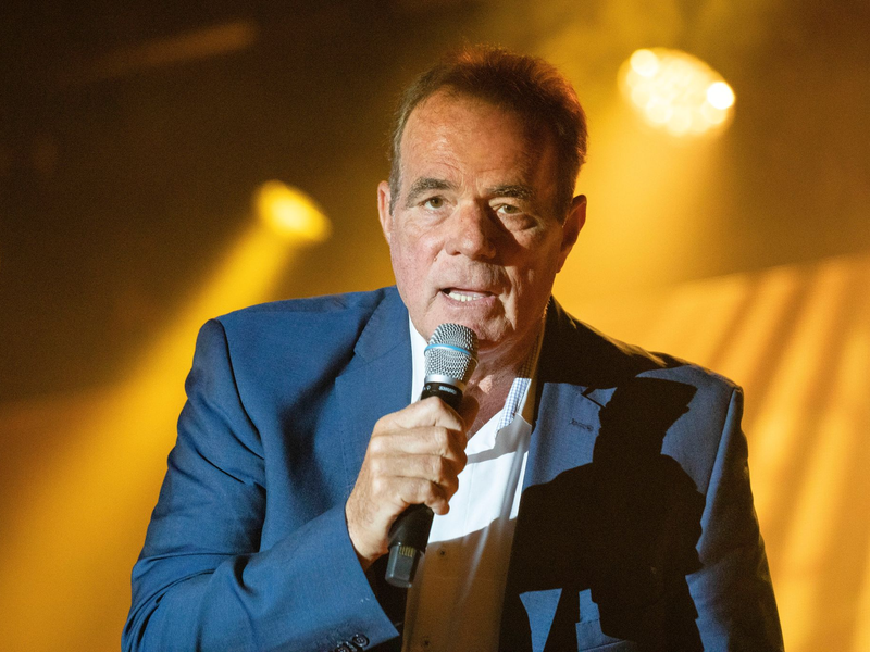 Sänger Hein Simons, vielen besser bekannt als «Heintje», bangt um sein Gehör.  - Foto: Matthias Wehnert/dpa