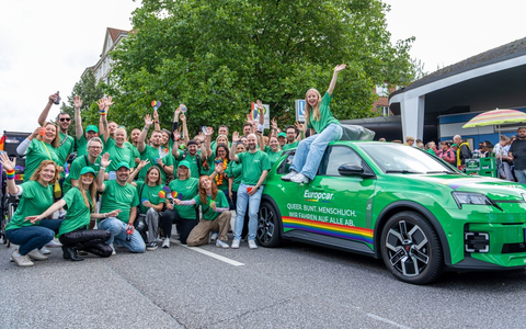 Queer. Bunt. Menschlich. Europcar fährt auf alle ab - und nimmt erstmals am CSD in Hamburg teil - Foto: presseportal.de Queer. Bunt. Menschlich. Europcar fährt auf alle ab - und nimmt erstmals am CSD in Hamburg teil - Foto: presseportal.de