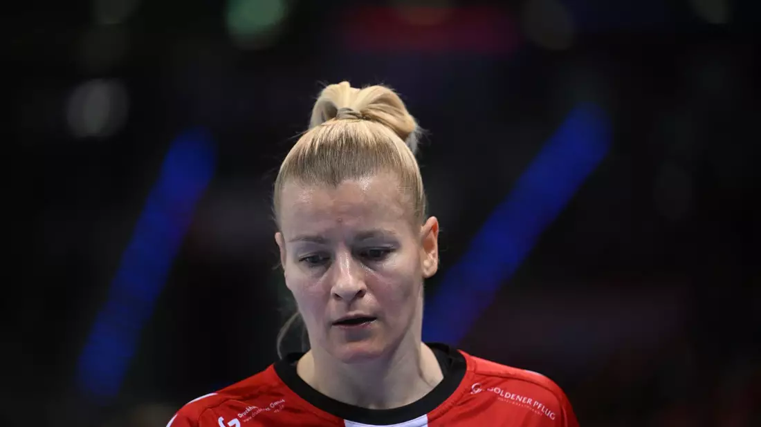 Nationalspielerin Antje Döll und die HB Ludwigsburg sind in finanzielle Schwierigkeiten geraten. - Bild: Marijan Murat/dpa