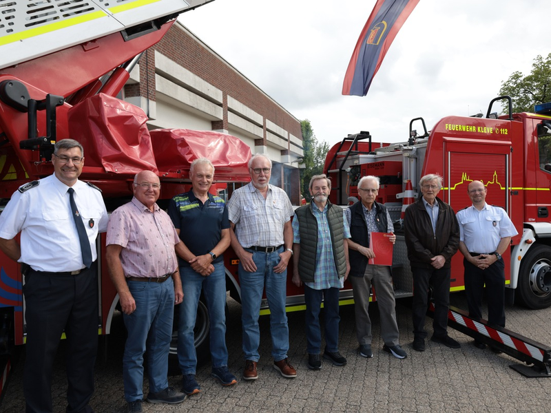 FW-KLE: Ehrung langjähriger Mitglieder beim Treffen der Ehrenabteilungen in Kleve - Foto: presseportal.de