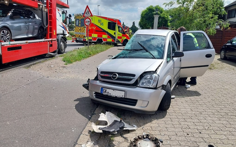 FW Gangelt: Schwerer Verkehrsunfall auf Bundesstraße - Foto: presseportal.de