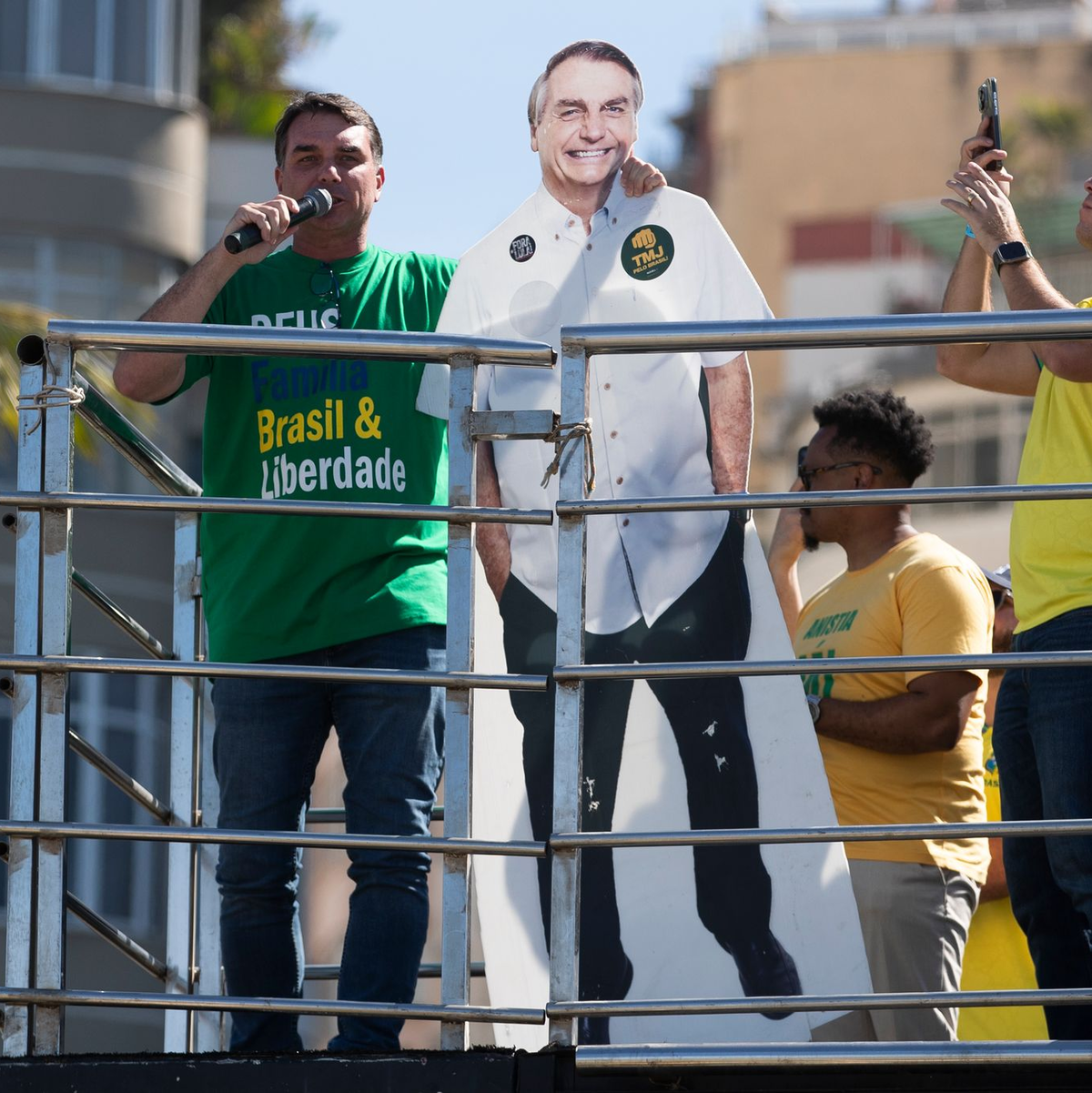 In mehreren Städten demonstrierten Unterstützer Bolsonaros und forderten eine Amnestie für ihn. - Foto: Bruna Prado/AP/dpa