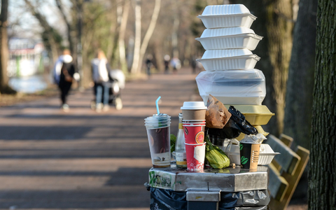Es wird immer noch zu viel Einweg-Plastik produziert und verwendet. (Archivbild) - Foto: Jens Kalaene/dpa-Zentralbild/ZB Es wird immer noch zu viel Einweg-Plastik produziert und verwendet. (Archivbild) - Foto: Jens Kalaene/dpa-Zentralbild/ZB