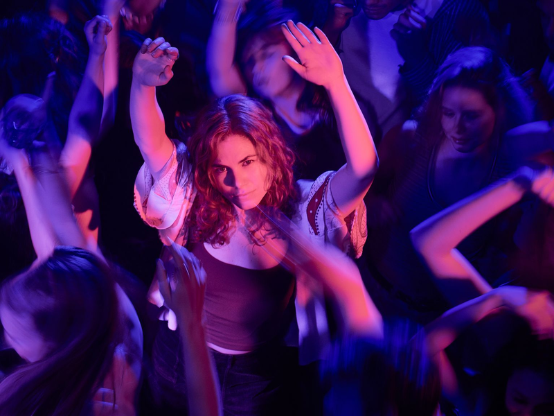 Emma hat ihre Leidenszeit hinter sich gelassen und sprüht nun vor Lebensfreude. - Foto: Mark de Blok/ZDF/dpa