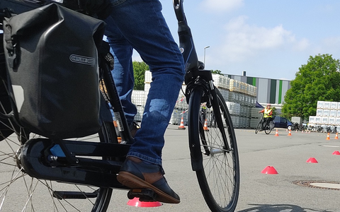 POL-KR: Sicher und souverän unterwegs - Pedelec-Training (E-Bike) der Polizei Krefeld für mehr Fahrfreude und Sicherheit - Foto: presseportal.de