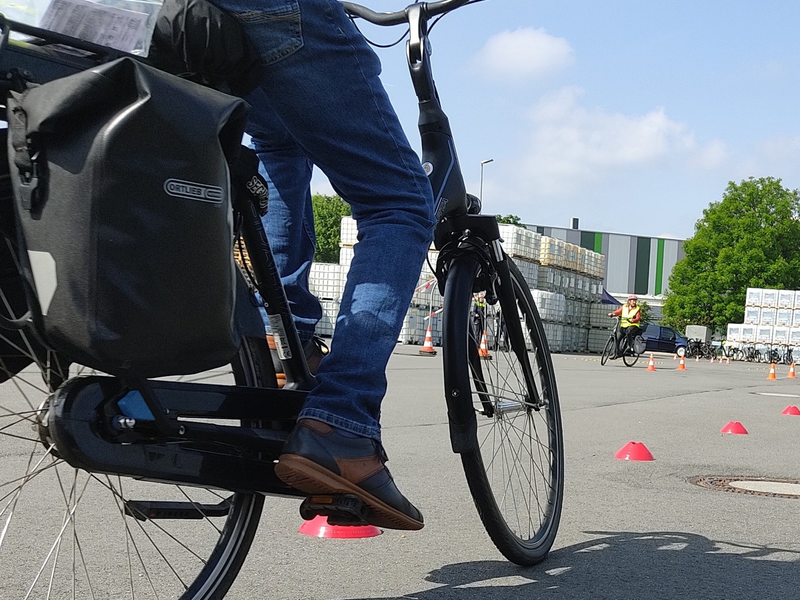 POL-KR: Sicher und souverän unterwegs - Pedelec-Training (E-Bike) der Polizei Krefeld für mehr Fahrfreude und Sicherheit - Foto: presseportal.de