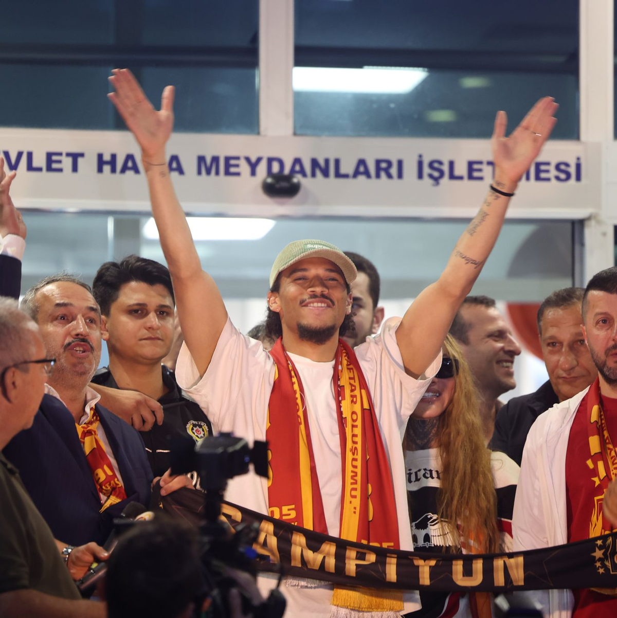 Leroy Sané ist einer der hochkarätigen Neuzugänge von Galatasaray Istanbul - Foto: Murat Akbas/dpa
