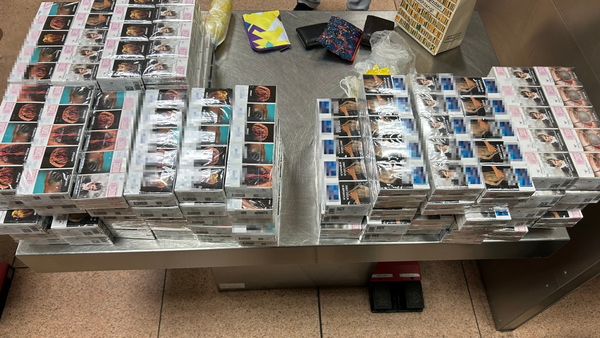 HZA-IZ: Schmuggel von rund 60.000 Zigaretten durch den Zoll am Flughafen Hamburg verhindert - Foto: presseportal.de