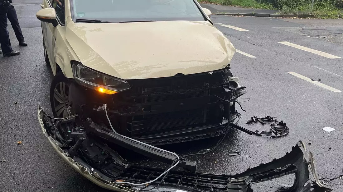 POL-RBK: Rösrath - Eine Person bei Verkehrsunfall in Forsbach leicht verletzt - Bild: presseportal.de