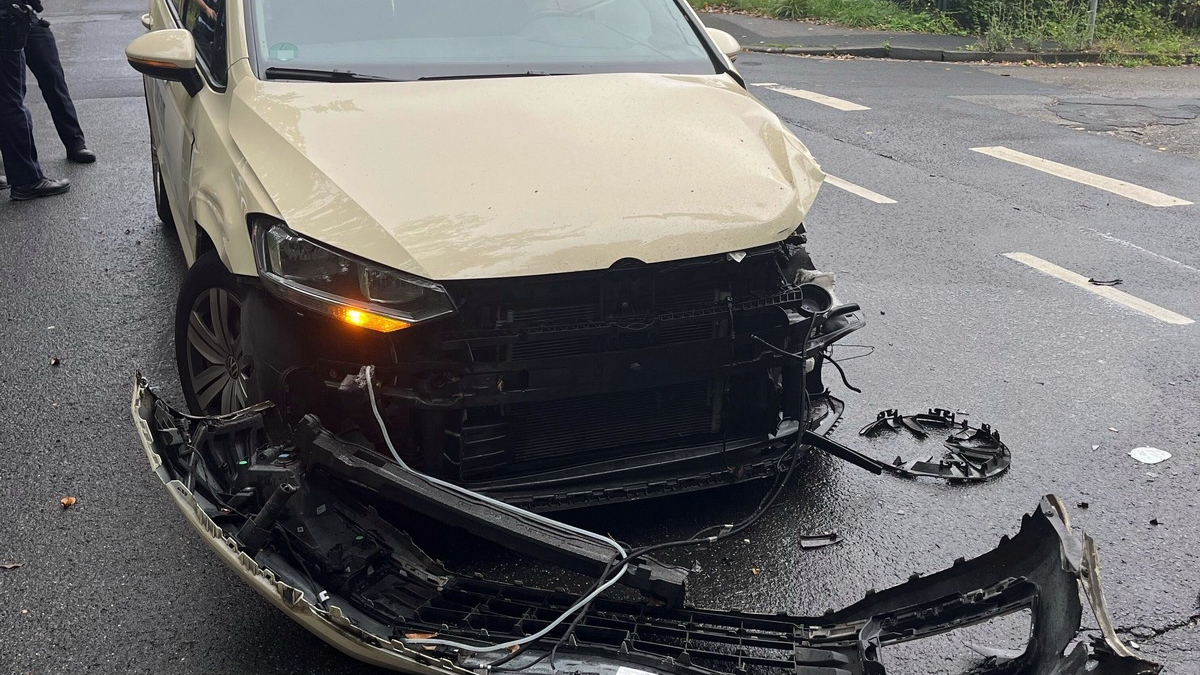 POL-RBK: Rösrath - Eine Person bei Verkehrsunfall in Forsbach leicht verletzt - Foto: presseportal.de
