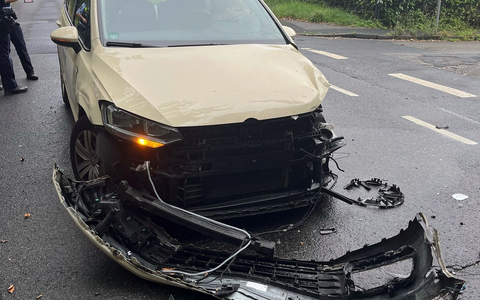 POL-RBK: Rösrath - Eine Person bei Verkehrsunfall in Forsbach leicht verletzt - Foto: presseportal.de