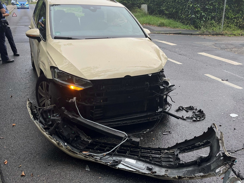 POL-RBK: Rösrath - Eine Person bei Verkehrsunfall in Forsbach leicht verletzt - Foto: presseportal.de