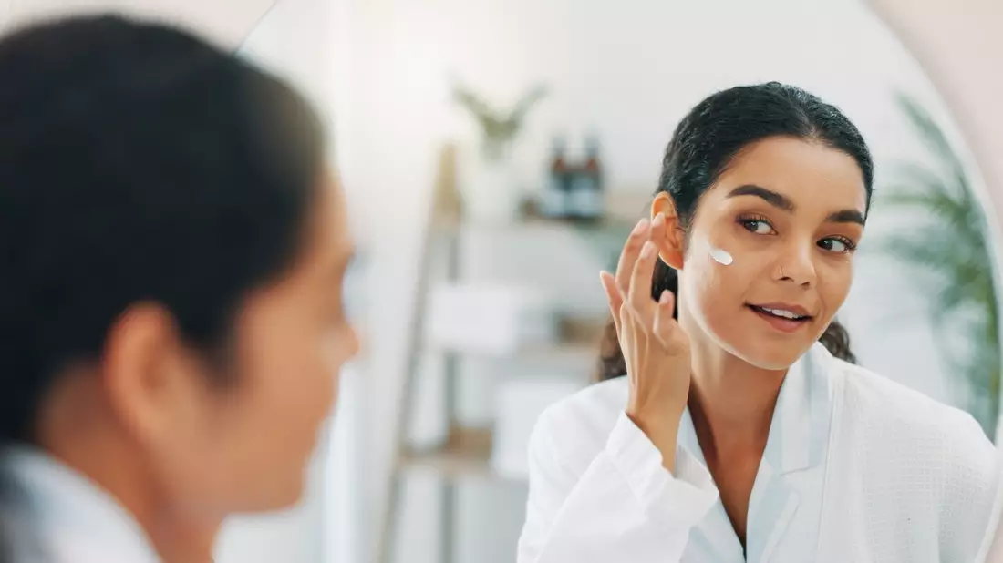 IKW-Jugendstudie: Wie die Gen Z mit Beauty-Routinen die Kontrolle im Alltag zurückgewinnt - Bild: presseportal.de
