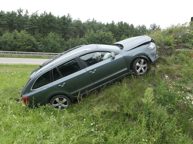 POL-DEL: Autobahnpolizei Ahlhorn: Während der Fahrt eingeschlafen und in Großenkneten von der Autobahn 1 abgekommen - Foto: presseportal.de