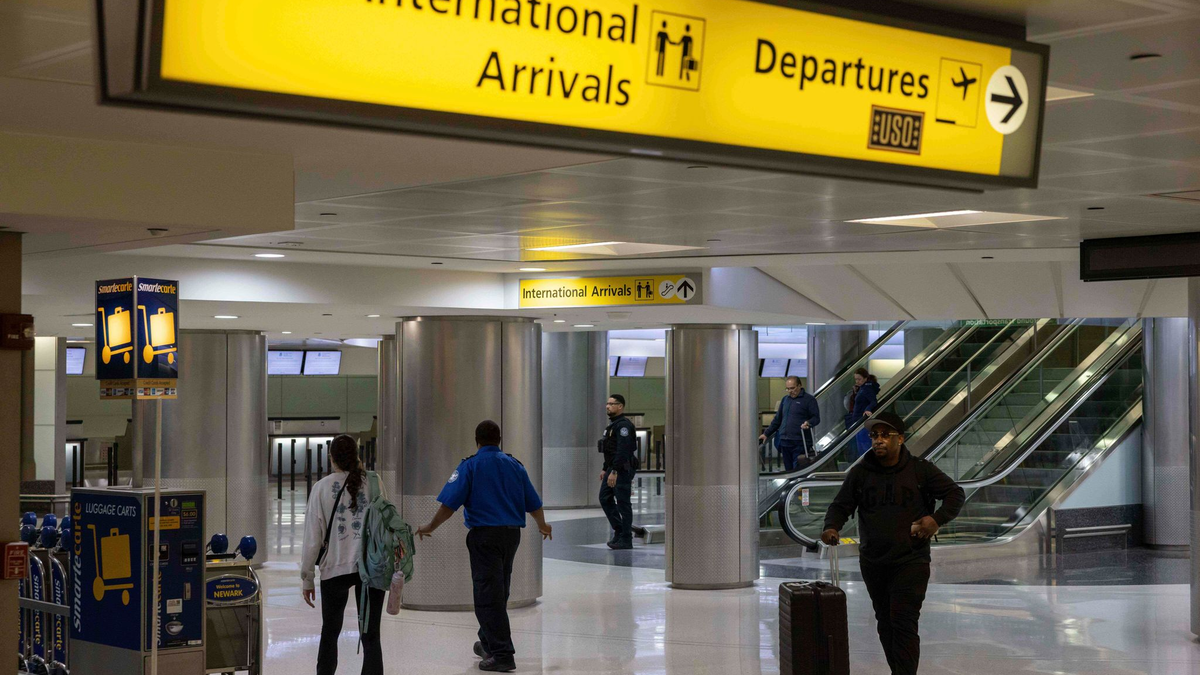 Touristen aus bestimmten Ländern sollen künftig bei der Einreise eine Kaution hinterlegen. (Symbolbild) - Foto: Yuki Iwamura/FR171758 AP/AP/dpa