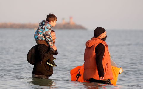 Die Bekämpfung der Migration über den Ärmelkanal ist in Großbritannien seit Jahren ein viel diskutiertes Thema. (Archivbild) - Foto: Gareth Fuller/PA Wire/dpa