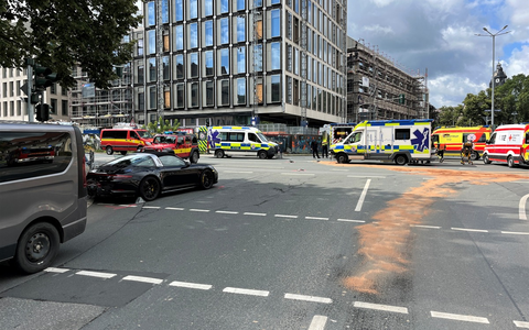 LPI-J: Rettungswagen bei Einsatzfahrt in Unfall verwickelt - Foto: presseportal.de