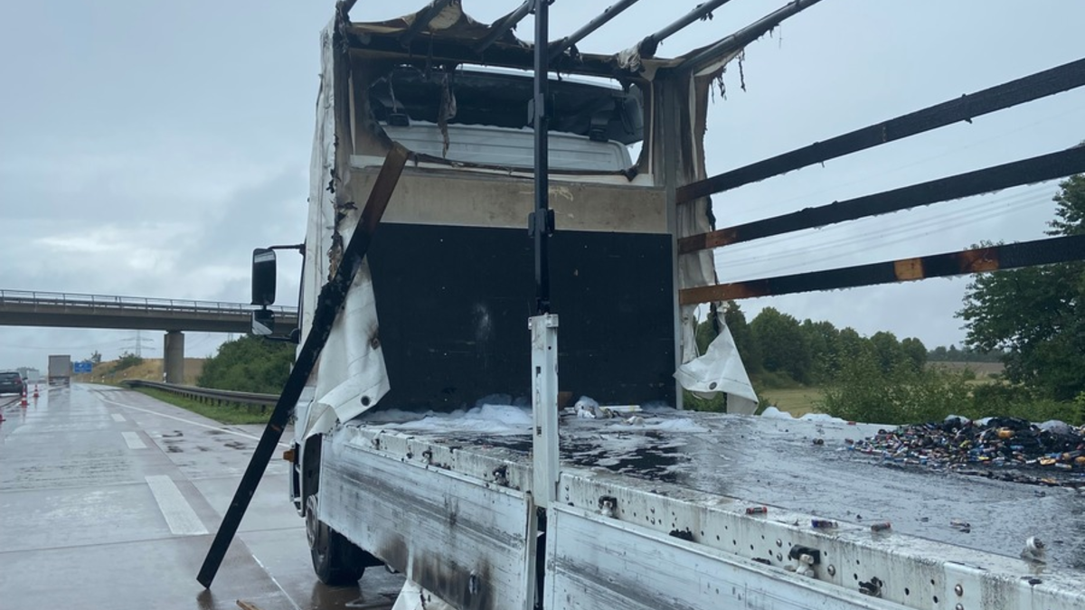 API-TH: erneuter Fahrzeugbrand auf der Autobahn - Foto: presseportal.de