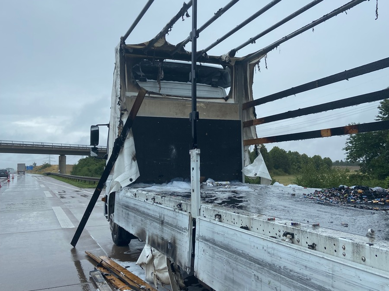 API-TH: erneuter Fahrzeugbrand auf der Autobahn - Foto: presseportal.de