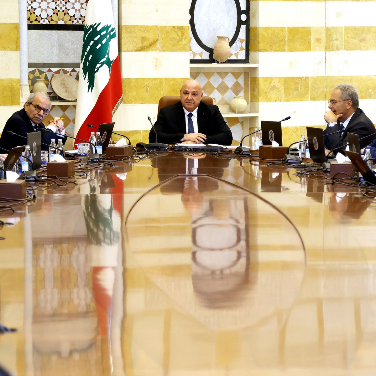 Im Libanon wird über eine Entwaffnung der Hisbollah-Miliz debattiert.   - Foto: -/Pressebüro der libanesischen Präsidentschaft/AP/dpa