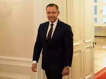 Polens neuer Präsident Karol Nawrocki hat den Amtseid abgelegt. (Archivbild) - Foto: Czarek Sokolowski/AP/dpa