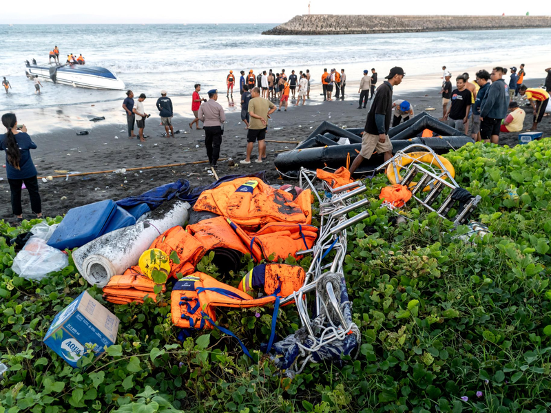 In Indonesien kommt es häufig zu tödlichen Bootsunglücken. - Foto: Dicky Bisinglasi/XinHua/dpa