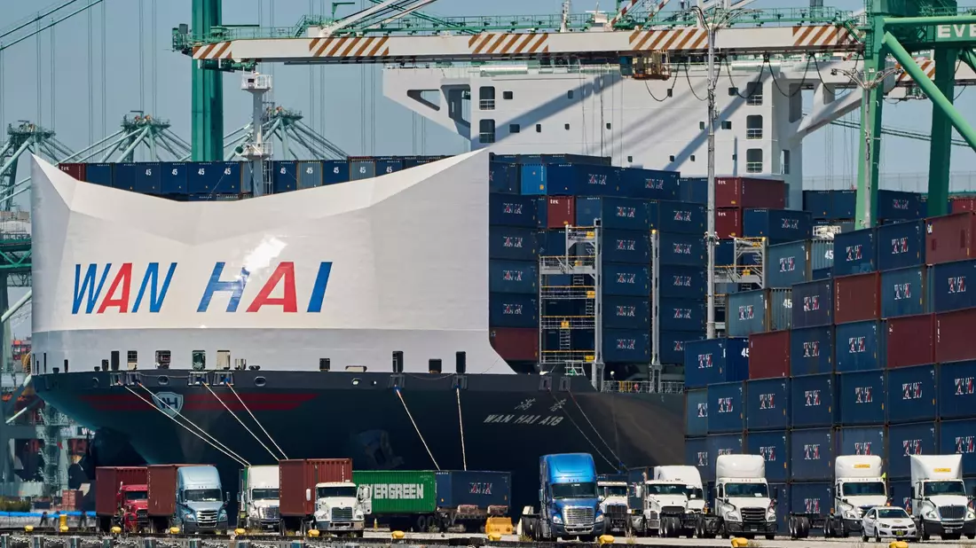 Die EU und die USA hatten im Zollstreit zuletzt eine Einigung erzielt. (Symbolbild) - Bild: Damian Dovarganes/AP/dpa