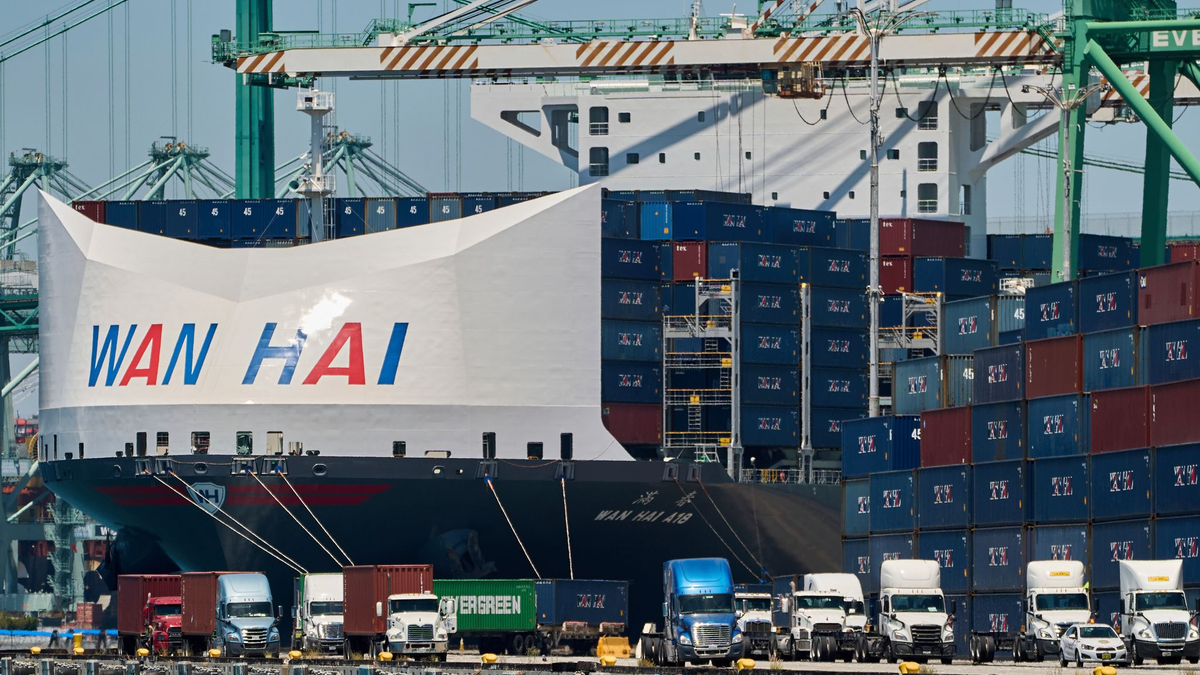 Die EU und die USA hatten im Zollstreit zuletzt eine Einigung erzielt. (Symbolbild) - Foto: Damian Dovarganes/AP/dpa