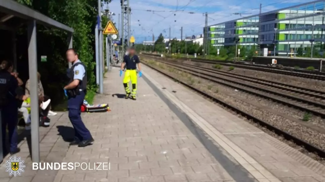 Bundespolizeidirektion München: Personenunfall am Heimeranplatz - 82-Jährige leicht verletzt - Bild: presseportal.de