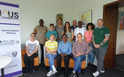 POL-OG: Lahr - Internationaler Austausch: Delegation afrikanischer Kinderrechtsorganisationen zu Besuch im Haus des Jugendrechts Lahr - Foto: presseportal.de