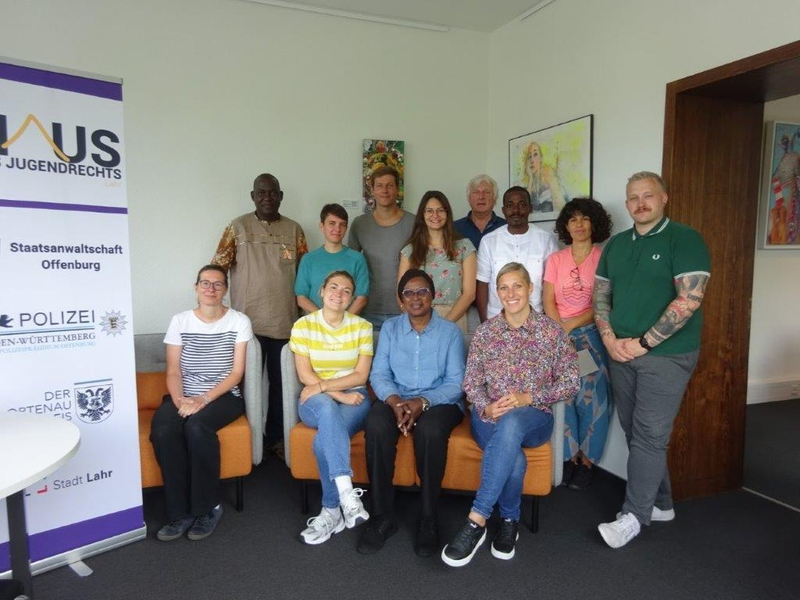 POL-OG: Lahr - Internationaler Austausch: Delegation afrikanischer Kinderrechtsorganisationen zu Besuch im Haus des Jugendrechts Lahr - Foto: presseportal.de