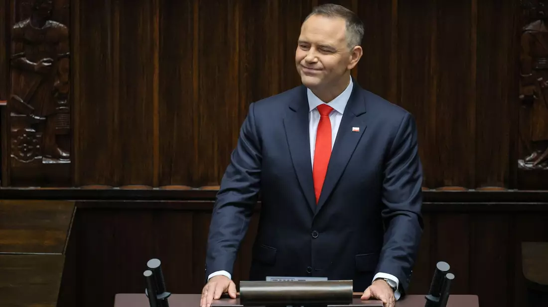 Polens neuer Präsident Karol Nawrocki während seiner Antrittsrede. (Foto aktuell) - Bild: Pawek Supernak/PAP/dpa