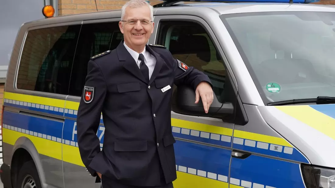 POL-ROW: ++ Wechsel an der Spitze der Polizei im Landkreis Rotenburg (Wümme) - Dieter Klingforth übernimmt Leitung der Polizeiinspektion ++ - Bild: presseportal.de