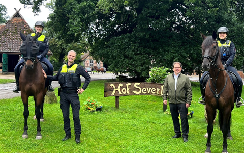 POL-CE: Polizeistreife hoch zu Ross Polizeireiterinnen patrouillieren wieder im Naturpark Südheide - Foto: presseportal.de