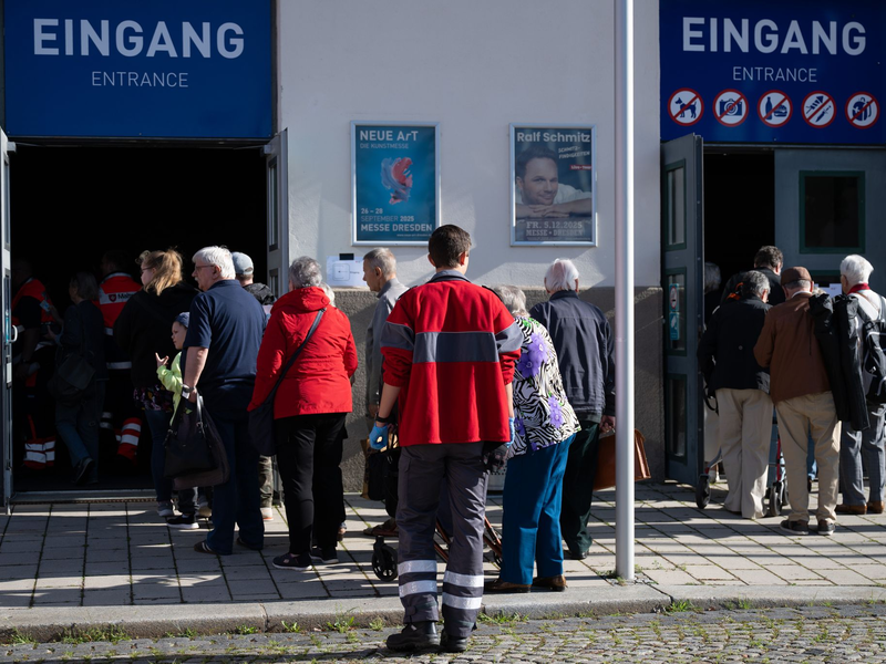 In der Dresdner Messe war eine Notunterkunft eingerichtet worden.  - Foto: Sebastian Kahnert/dpa