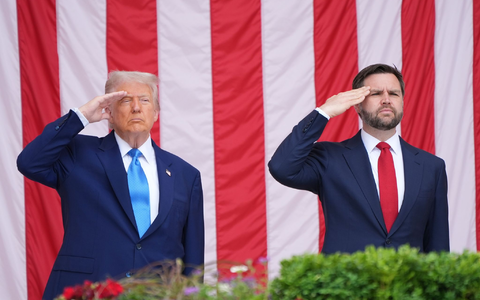 US-Präsident Donald Trump bezeichnet eine Kandidatur seines Vize JD Vance bei der kommenden Präsidentschaftswahl als «höchstwahrscheinlich». (Archivbild) - Foto: Jacquelyn Martin/AP/dpa