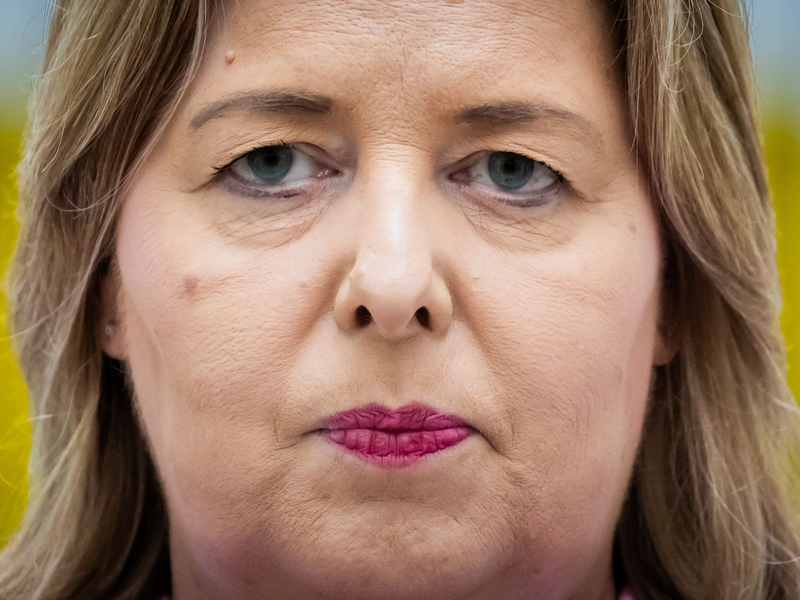 Arbeitsministerin Bärbel Bas (SPD) hält trotz der Kritik der Arbeitgeber am Tariftreuegesetz fest. (Archivbild) - Foto: Christoph Soeder/dpa