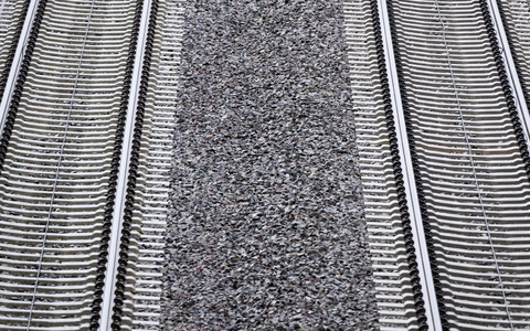 Bund dämpft Anstieg für Schienenmaut (Archivbild). - Foto: Julian Stratenschulte/dpa